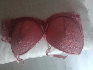 Sujetador de encaje rosa