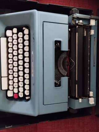 Máquina de escribir Olivetti Studio 46