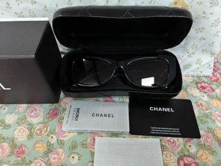 Gafas de sol Chanel negras