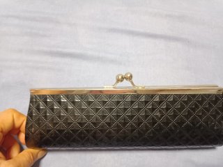 Bolso de fiesta clutch negro con relieve