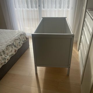 Cuna de bebé IKEA gris