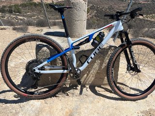 Bicicleta de Montaña Cube AMS