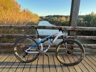 Bicicleta de Montaña Cube AMS