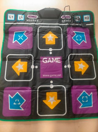 Play 2, alfombra
