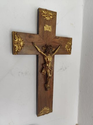 Crucifijo Vintage de Madera y Metal