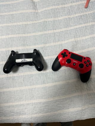 PS4 (PlayStation 4) 1TB + 2 Mandos + 3 Juegos