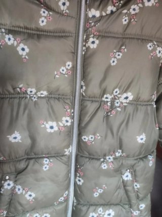 Abrigo Kiabi Verde con Flores (8 años)