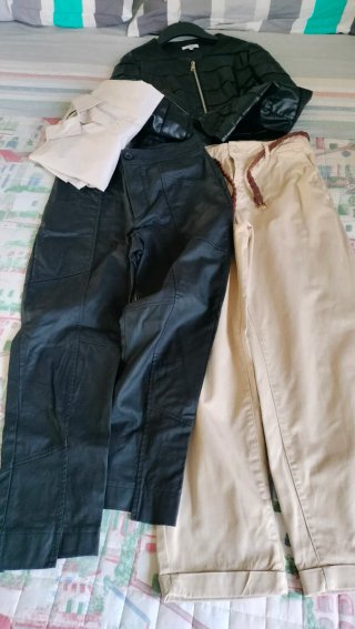 Lote de 4 prendas de ropa para mujer
