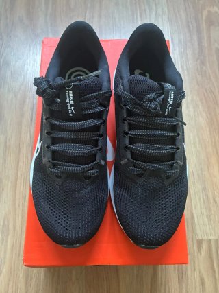 Zapatillas Nike Mujer Negras y Blancas