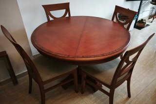 Mesa comedor extensible y 4 sillas madera