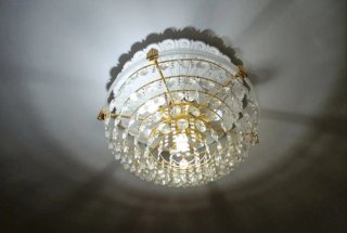 Lámpara de techo colgante de cristal y metal