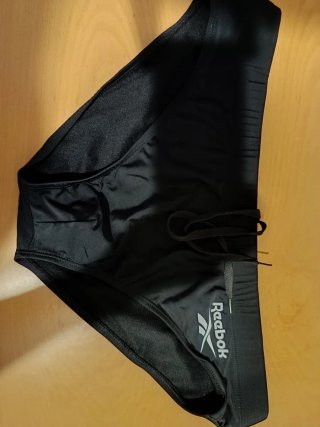Bañador Reebok Negro Nuevo. Está nuevo sin usar