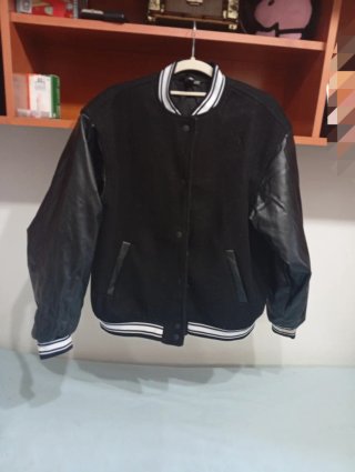 Chaqueta bomber negra