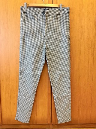 Pantalones de cuadros blanco y negro