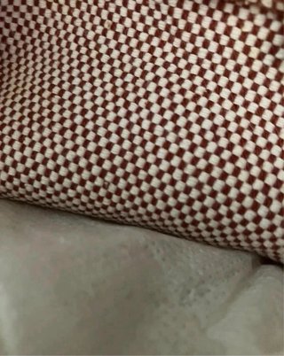 Due cuscini Ikea a quadri mini bianco bordeaux