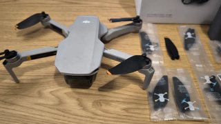 Dron DJI Mini 2 Fly More Combo