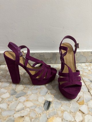 Tacones Maripaz Morados Talla 35
