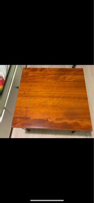 Mesa Cuadrada de Madera