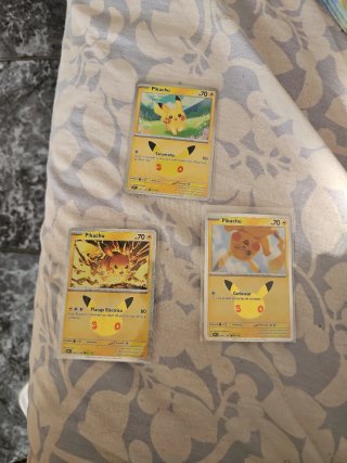3 Cartas Pokémon Pikachu