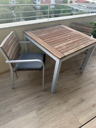 Mesa y 2 Sillas Exterior. Madera y Metal