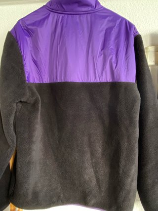 Polar Canguro Negro y Morado