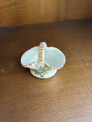 Cestita in ceramica dipinta a mano