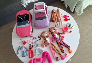 Lote 2 Muñecas Barbie Cutie Reveal y 2 Coches