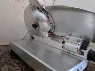 Cortadora de fiambres metálica