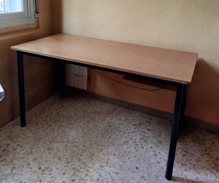 Mesa de escritorio madera y metal