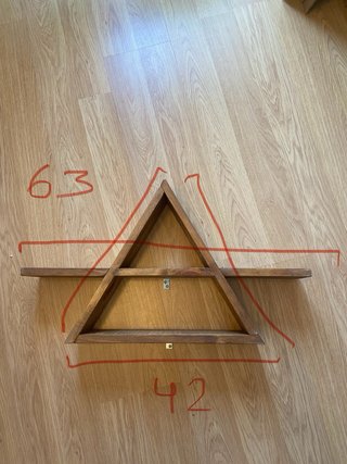 Estantería Triangular de Madera Artesanal