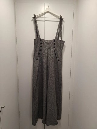 Peto Gris con Botones
