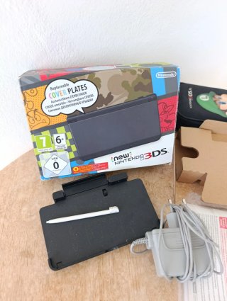 New Nintendo 3DS covers Yoshis caja original