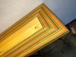 Scaffale in Pino e Skateboard Riciclato