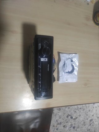 Radio CD 1 DIN Pioneer con Bluetooth