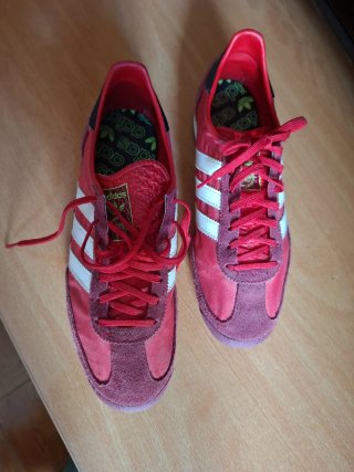 Zapatillas Adidas Rojas y Blancas