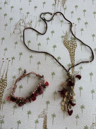 Conjunto de collar y pulsera