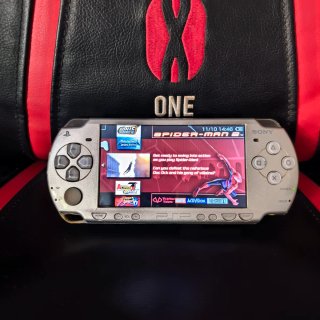 Sony PSP 2000 Argento