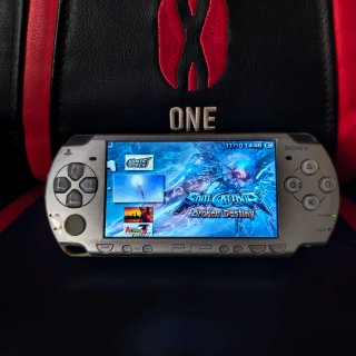 Sony PSP 2000 Argento