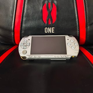 Sony PSP 2000 Argento