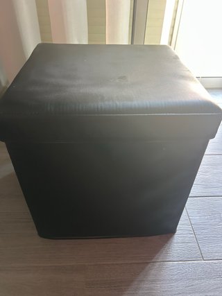 Pouf nero in tela rigida