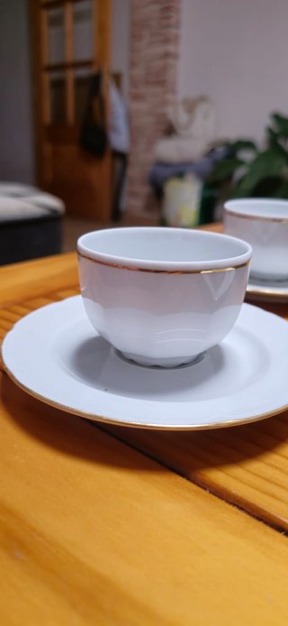 Juego de café vintage porcelana blanca y oro
