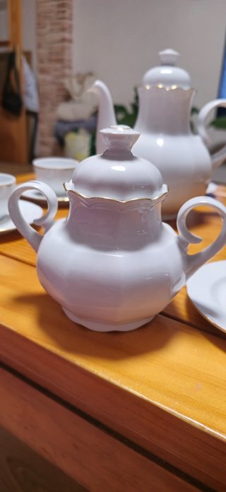Juego de café vintage porcelana blanca y oro