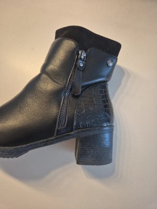 Botines negros de piel