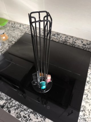 Cafetera Krups Nespresso con soporte para capsulas