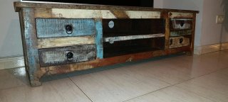 Mueble de TV de madera rústico