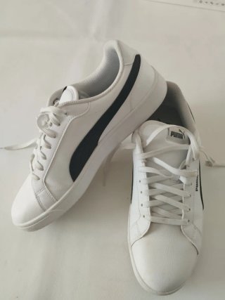Zapatillas Puma Blancas y Negras
