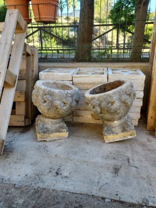 2 Macetas de Piedra