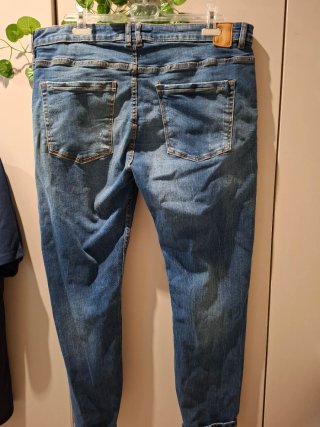 Pantalones vaqueros hombre rotos
