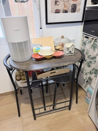 Mesa de cocina con 2 sillas