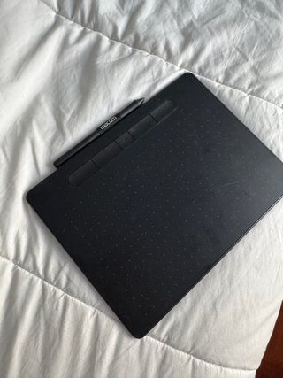 Tableta Gráfica Wacom Intuos M en perfecto estado.